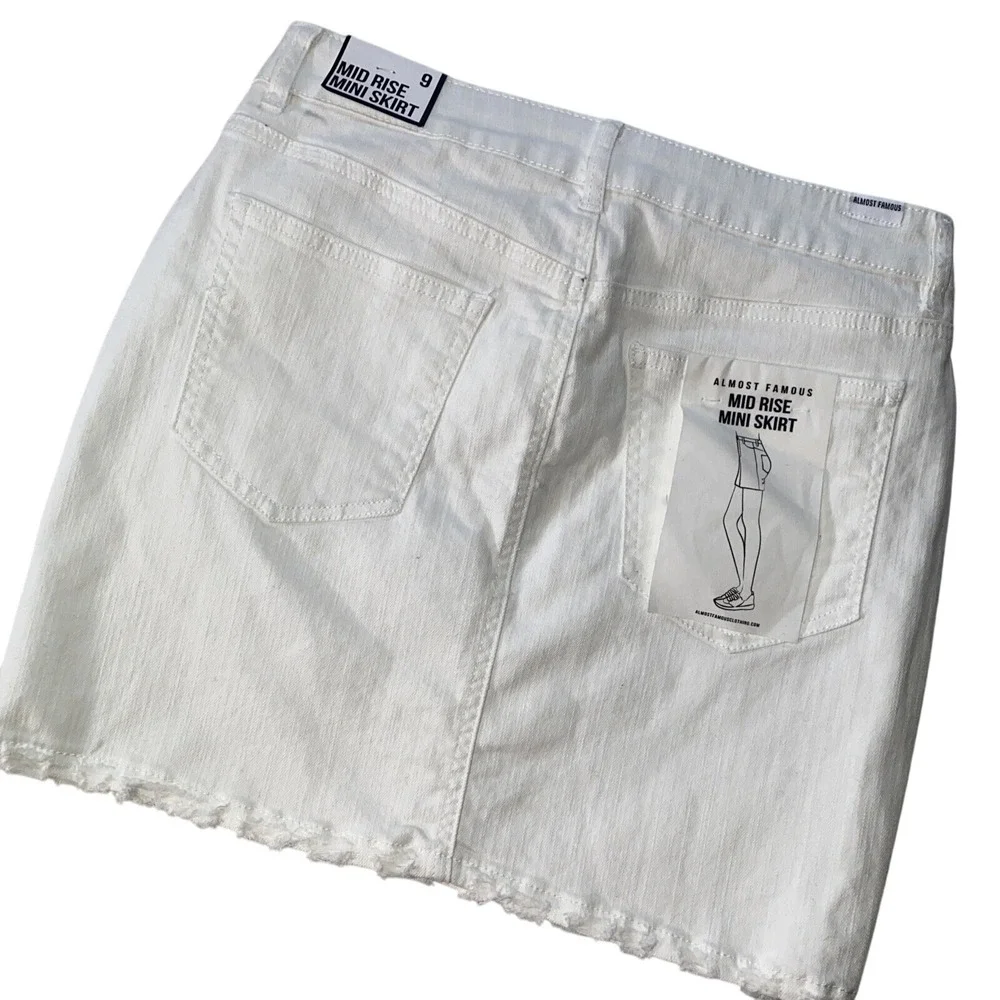 Almost Famous Mini Skirt Size 9 White Mid Rise Denim Frayed Distressed Y2K Trend